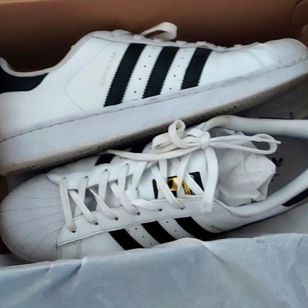 Men's superstar Adidas